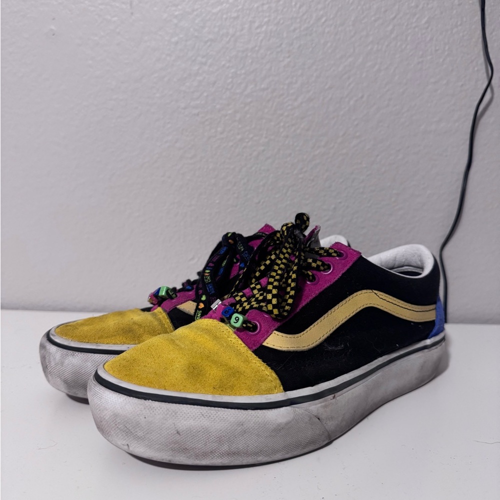 Colorblocked Low-Top Vans Sneakers